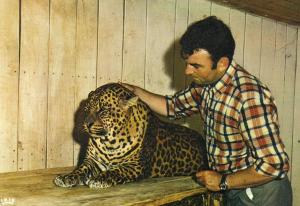 Léopard d’Asie avec le Directeur du Zoo